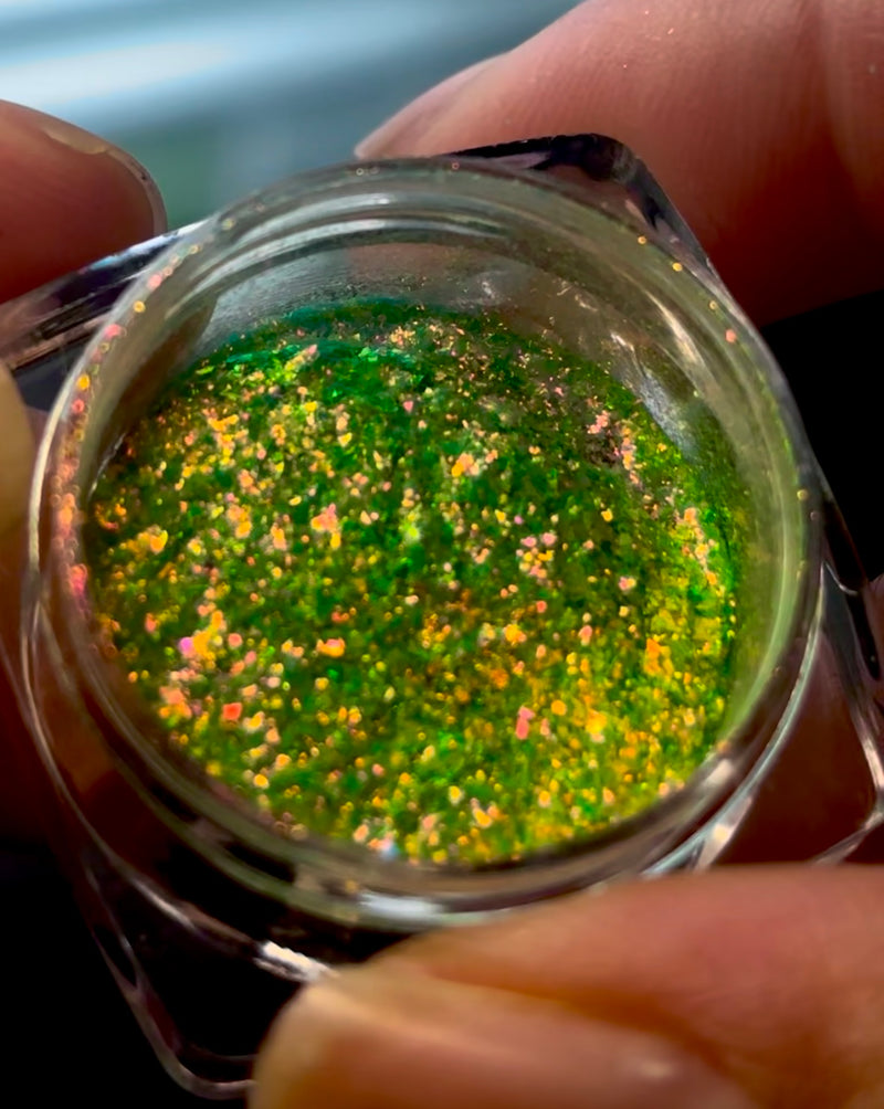Multichrome Loose Eyeshadow | Glowtopia