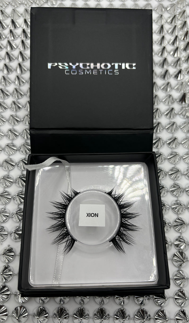 Anime Spikey False Lashes packaging